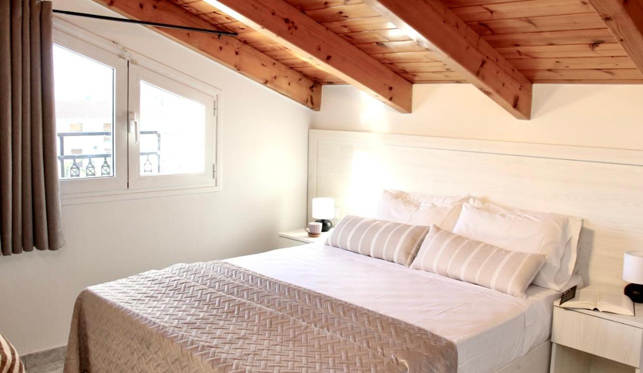 Lightful Attic At Regina Apartments Alykanas  Exterior photo
