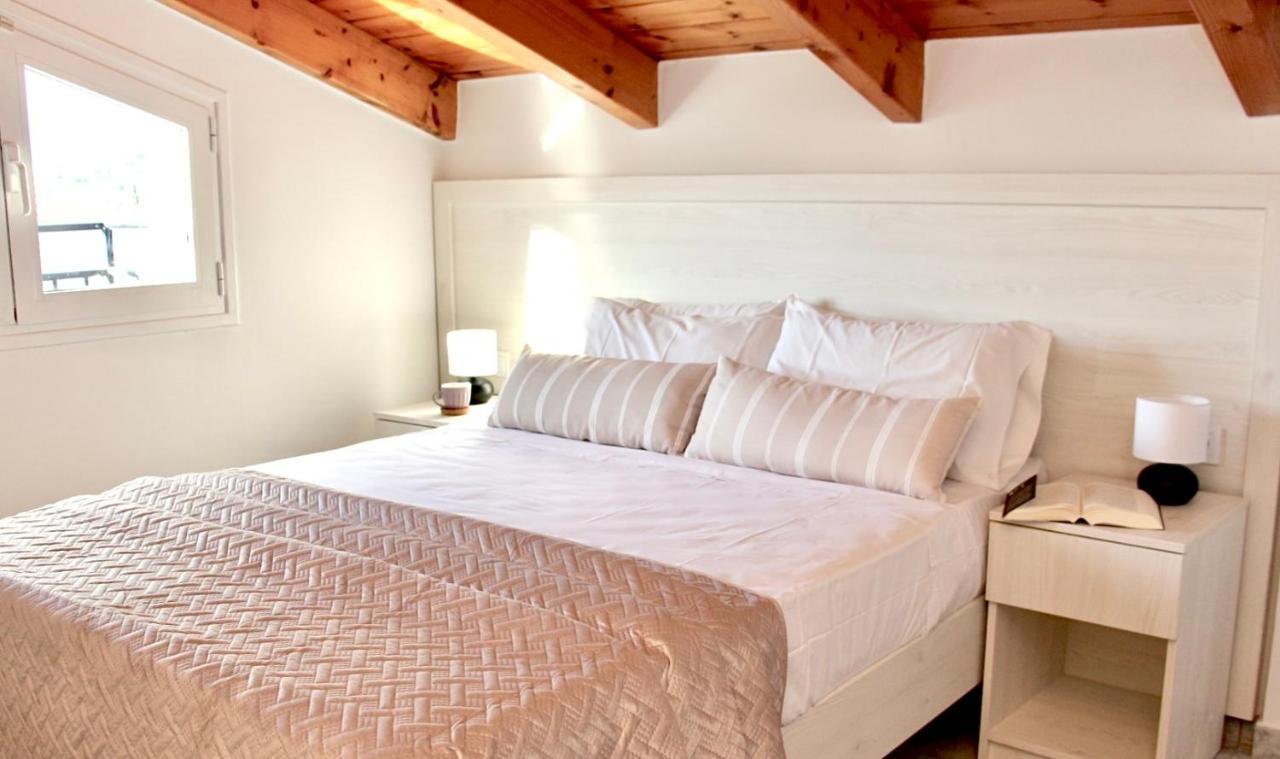 Lightful Attic At Regina Apartments Alykanas  Exterior photo